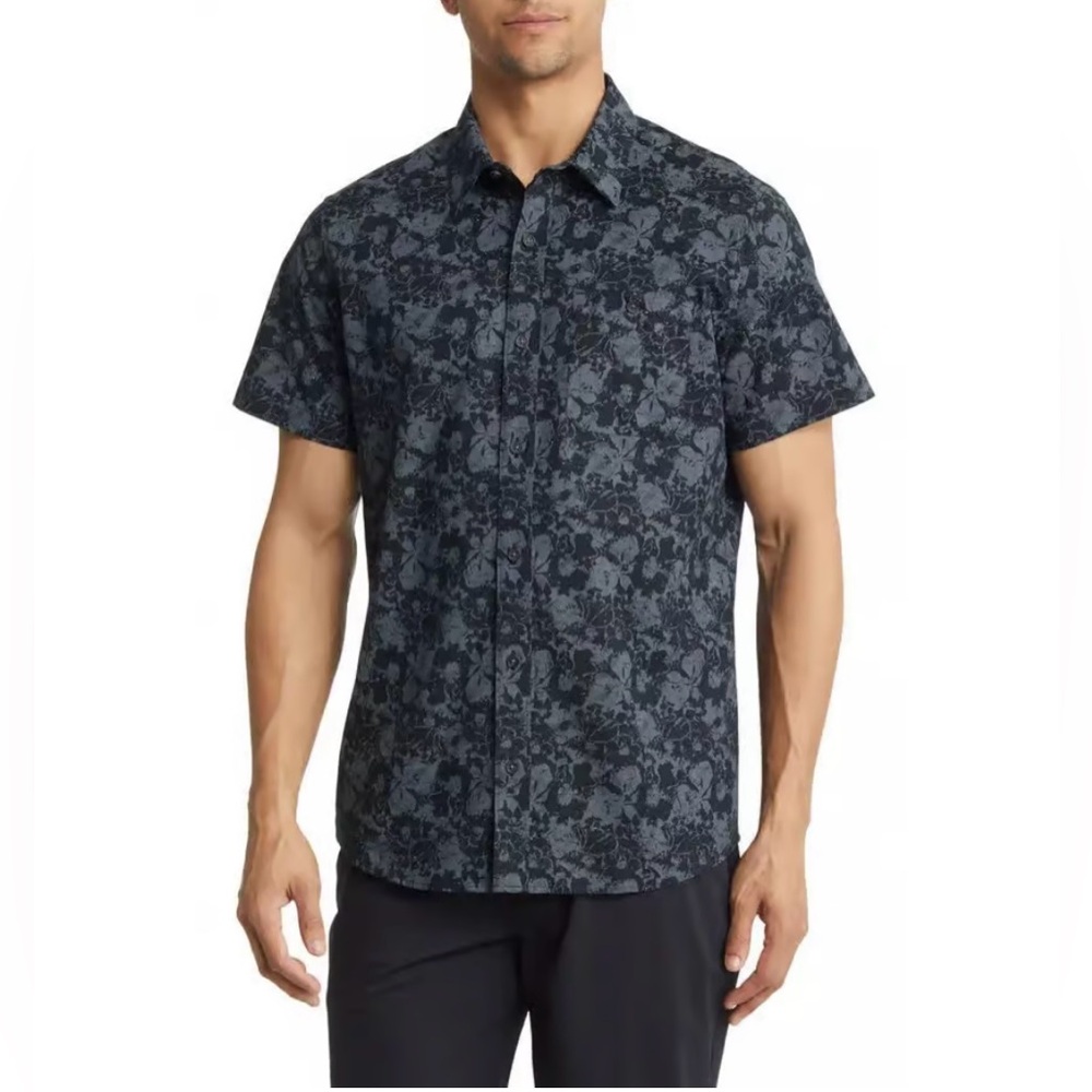 TRAVIS MATHEW Misplaced Memory Short‎ Sleeve Button-Up Shirt XL